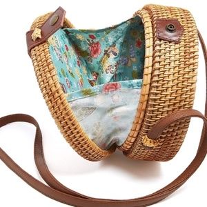 NWT Francesca’s Aquilina Circle Vegan Rattan Crossbody